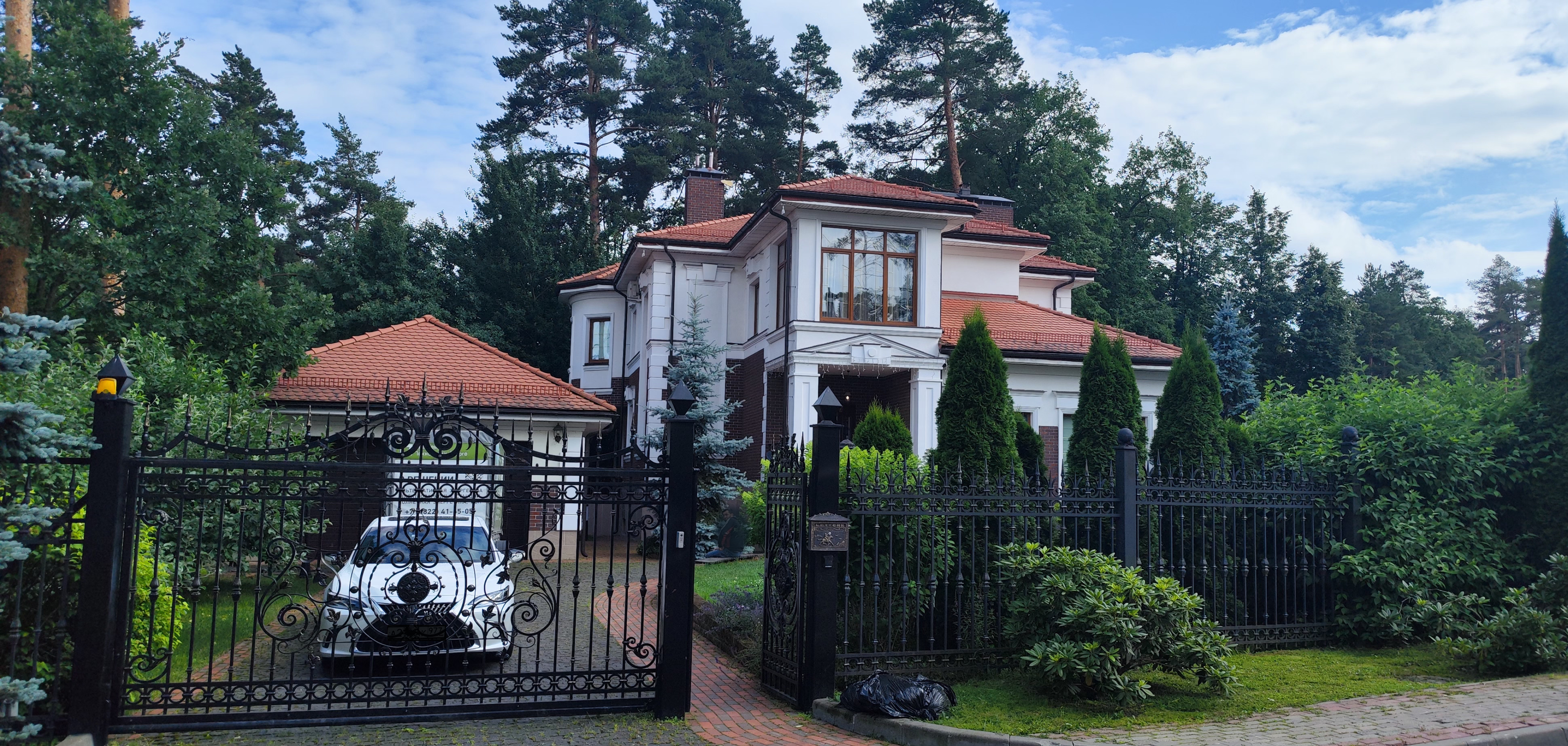 Система резервного питания 24 кВт с LiFePO4-накопителем 30 кВт ч для загородного дома